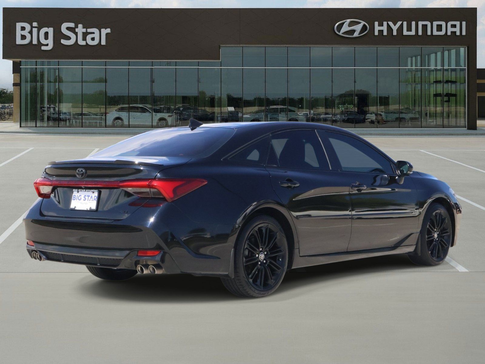 Used 2021 Toyota Avalon XSE FWD image 4