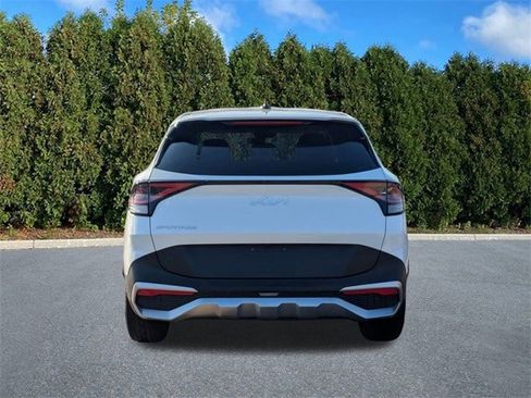 Used 2023 Kia Sportage LX image 5