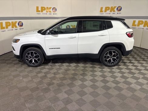 New 2026 Jeep Compass Limited image 12