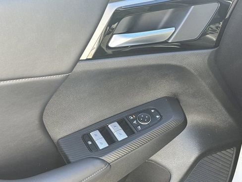 Used 2024 Mitsubishi Outlander SE image 14