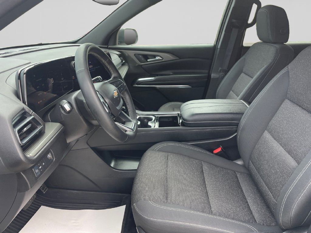 Used 2024 Chevrolet Traverse LT w/ LPO, Floor Liner Package FWD image 21