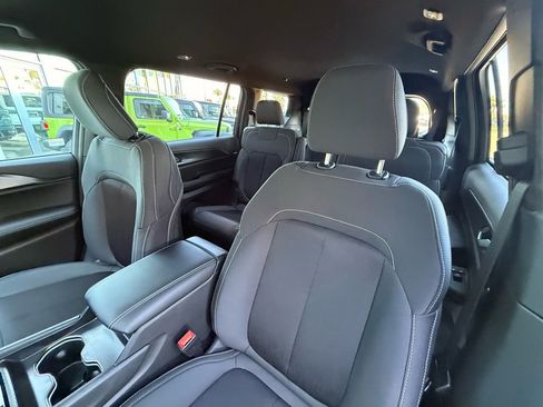 New 2026 Jeep Grand Cherokee L Laredo AWD/4WD image 22