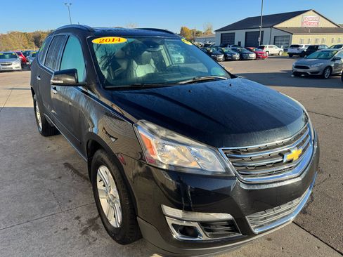 Used 2014 Chevrolet Traverse LT image 3