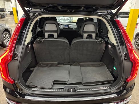 Certified 2025 Volvo XC90 B5 Plus w/ Protection Package Premier image 17