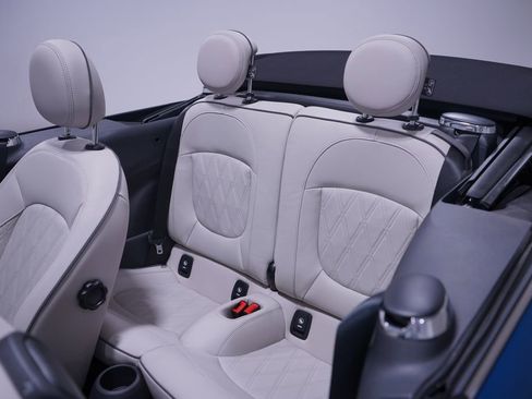 Used 2022 MINI Cooper Convertible w/ Driver Assistance Package FWD image 12