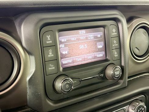 Used 2021 Jeep Wrangler Sport AWD/4WD image 14
