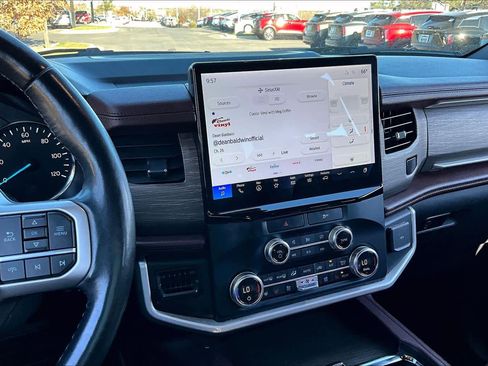 Used 2023 Ford Expedition Limited image 7