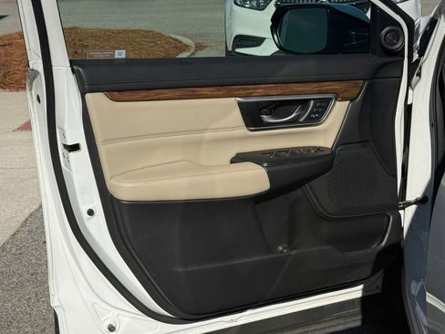 Used 2020 Honda CR-V Touring image 13