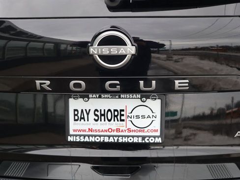 Certified 2025 Nissan Rogue SV AWD/4WD image 36