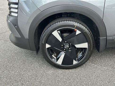 New 2026 Nissan Kicks SR image 11