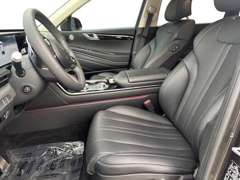 Used 2025 Genesis GV80 2.5T image 9