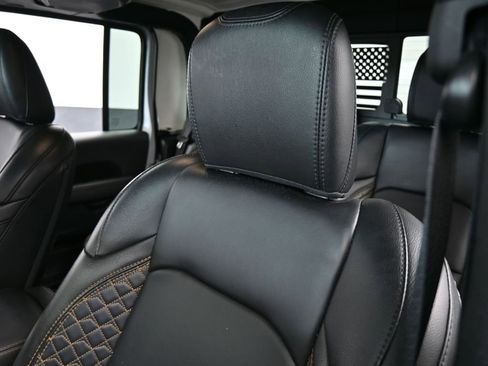 Used 2022 Jeep Gladiator Overland image 14