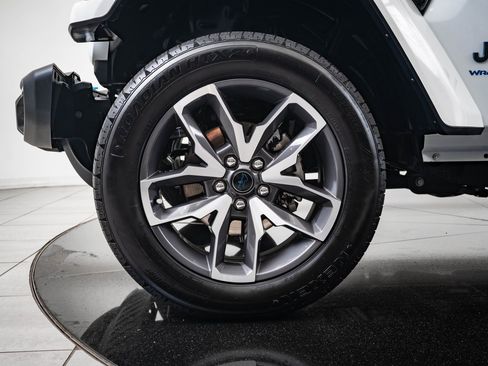 Used 2024 Jeep Wrangler Unlimited image 13