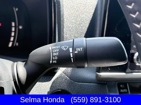 Used 2025 Toyota Camry SE FWD image 17