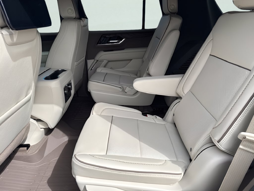 New 2026 GMC Yukon Denali w/ Denali Reserve Package AWD/4WD image 23