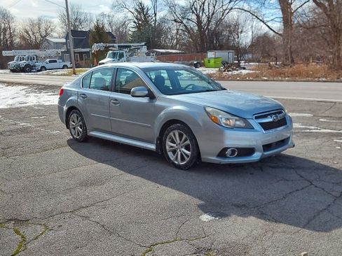 Used 2013 Subaru Legacy 2.5i Premium w/ All-Weather Pkg + Moonroof image 5