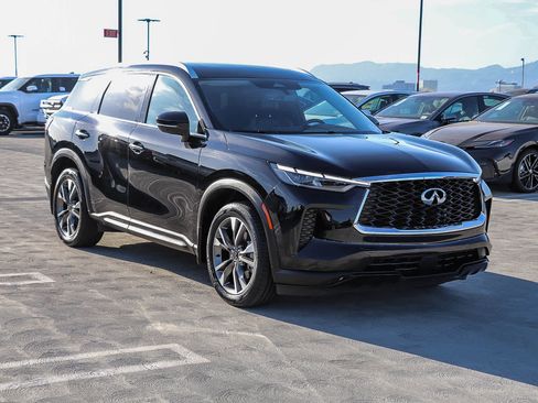 Used 2023 INFINITI QX60 Luxe w/ Cargo Package AWD/4WD image 3