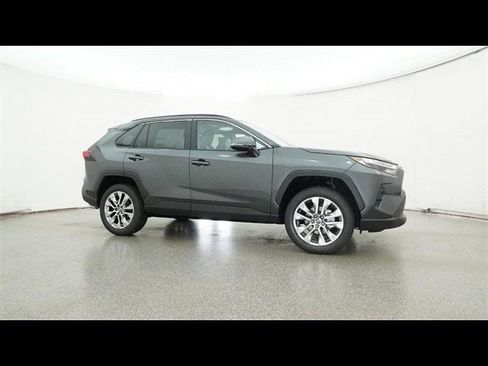 Used 2025 Toyota RAV4 XLE Premium image 20