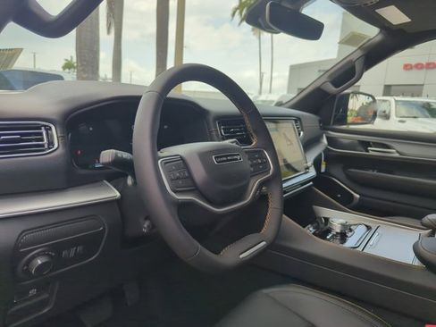 New 2026 Jeep Grand Wagoneer 4WD image 18