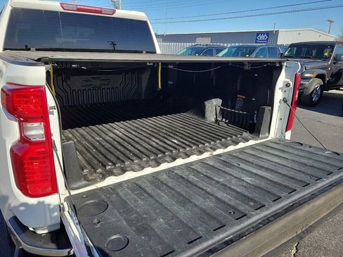 Used 2022 Chevrolet Silverado 1500 LT image 8