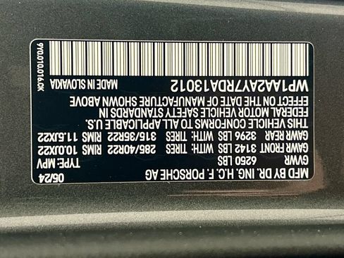 Used 2024 Porsche Cayenne AWD/4WD image 34