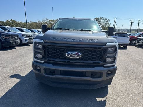Used 2023 Ford F250 XLT w/ XLT Premium Package AWD/4WD image 2