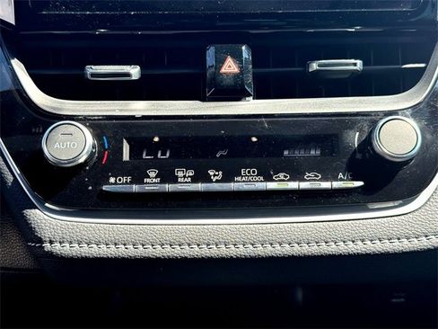 Used 2025 Toyota Corolla SE image 21