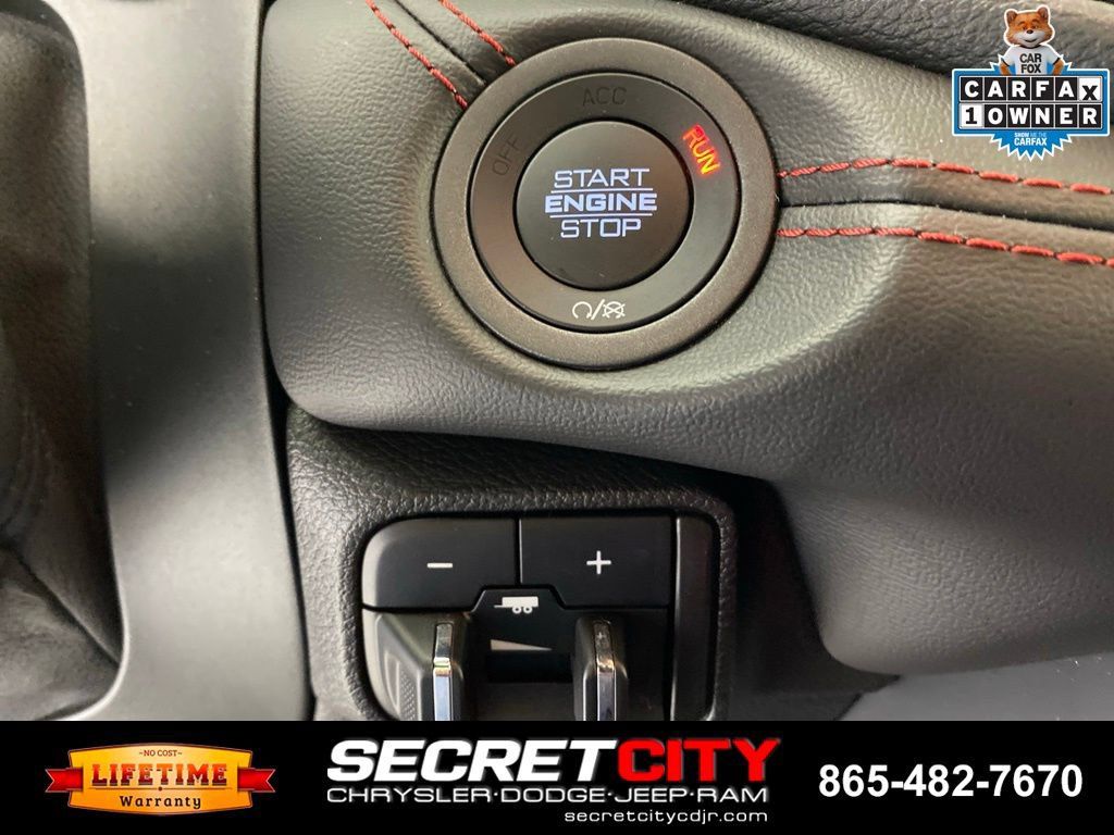 Used 2025 Dodge Durango GT AWD/4WD image 16