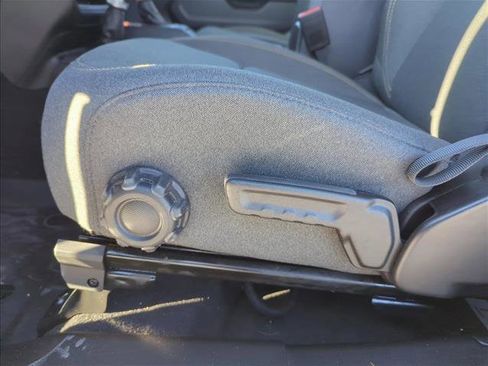 Used 2025 Jeep Wrangler Sport image 9