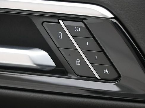 Used 2025 Chevrolet Tahoe LT image 28