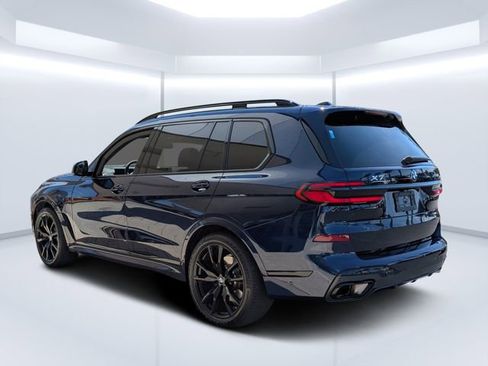 Used 2025 BMW X7 xDrive40i w/ Executive Package image 5