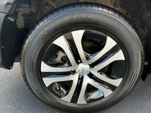 Used 2013 Toyota RAV4 LE AWD/4WD image 28