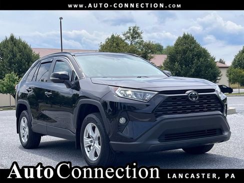 Used 2021 Toyota RAV4 XLE AWD/4WD image 1