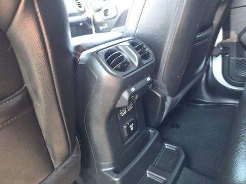 Used 2022 Jeep Wrangler Unlimited Sahara w/ Cold Weather Group AWD/4WD image 35