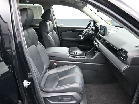 Certified 2024 Honda Pilot Touring image 27