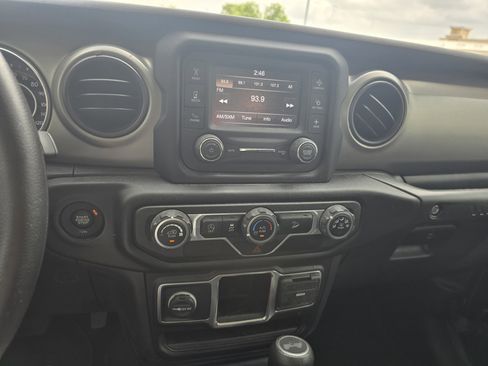 Used 2020 Jeep Wrangler Sport image 14