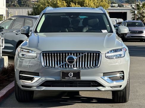 Used 2025 Volvo XC90 T8 Core w/ Climate Package image 11