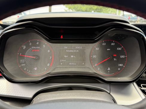 Used 2024 Chevrolet Trax RS FWD image 20