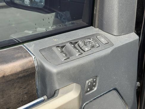 Used 2022 Ford F350 Lariat w/ Black Appearance Package AWD/4WD image 12