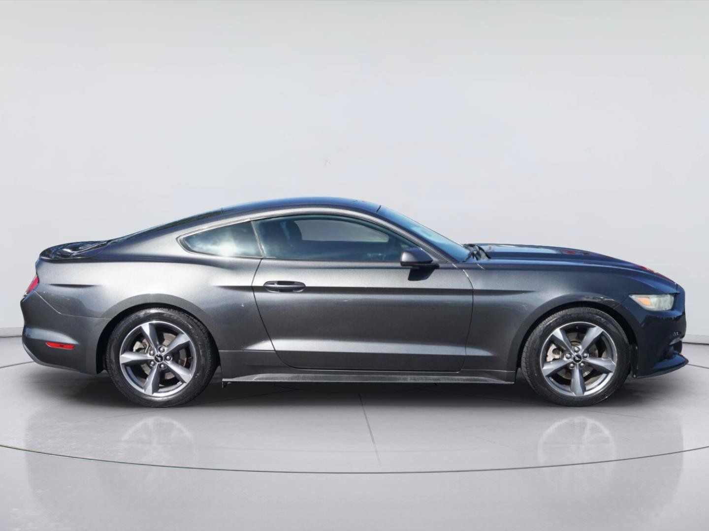 Used 2016 Ford Mustang Coupe w/ Equipment Group 051A RWD image 5