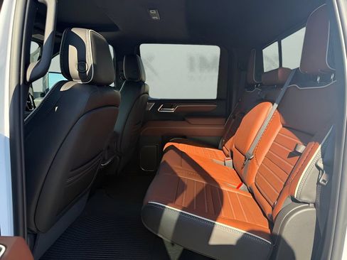 New 2026 GMC Sierra 2500 Denali Ultimate AWD/4WD image 14