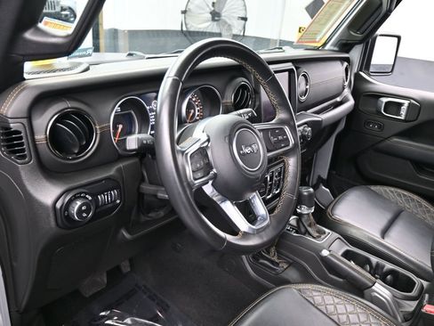 Used 2022 Jeep Gladiator Overland image 10