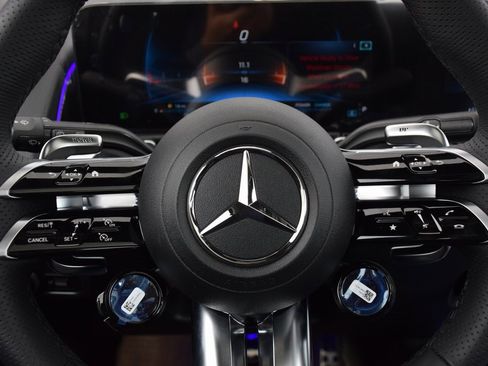 New 2025 Mercedes-Benz GLB 35 AMG 4MATIC image 20