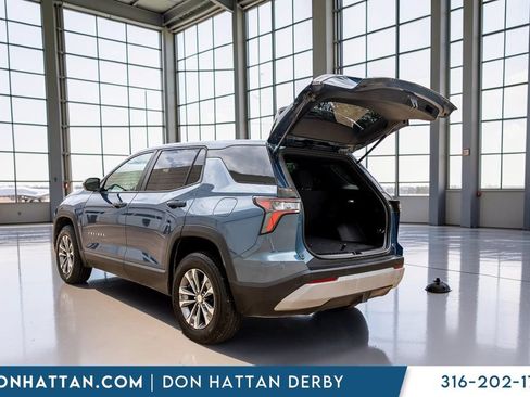 Used 2025 Chevrolet Equinox LT FWD image 30