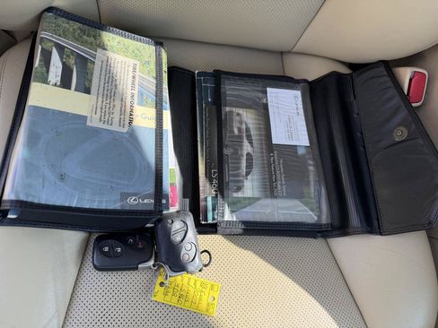 Used 2007 Lexus LS 460 RWD image 32