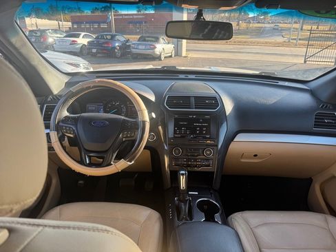 Used 2016 Ford Explorer XLT w/ Equipment Group 202A image 15