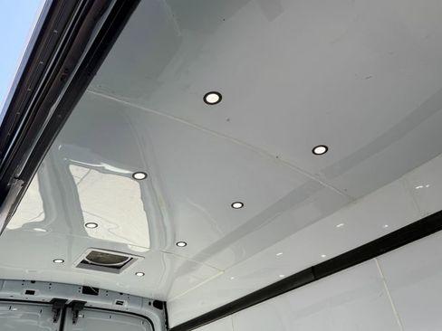Used 2023 Ford E-Transit 148 High Roof image 11