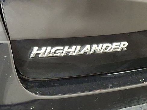 Used 2014 Toyota Highlander XLE image 30