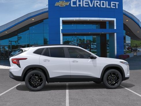 New 2026 Chevrolet Trax LT FWD image 5