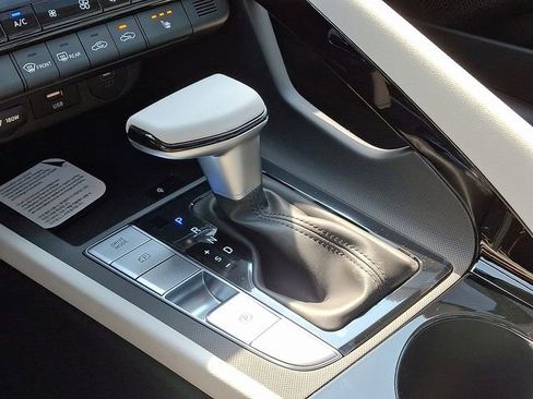 New 2026 Hyundai Elantra Limited image 7